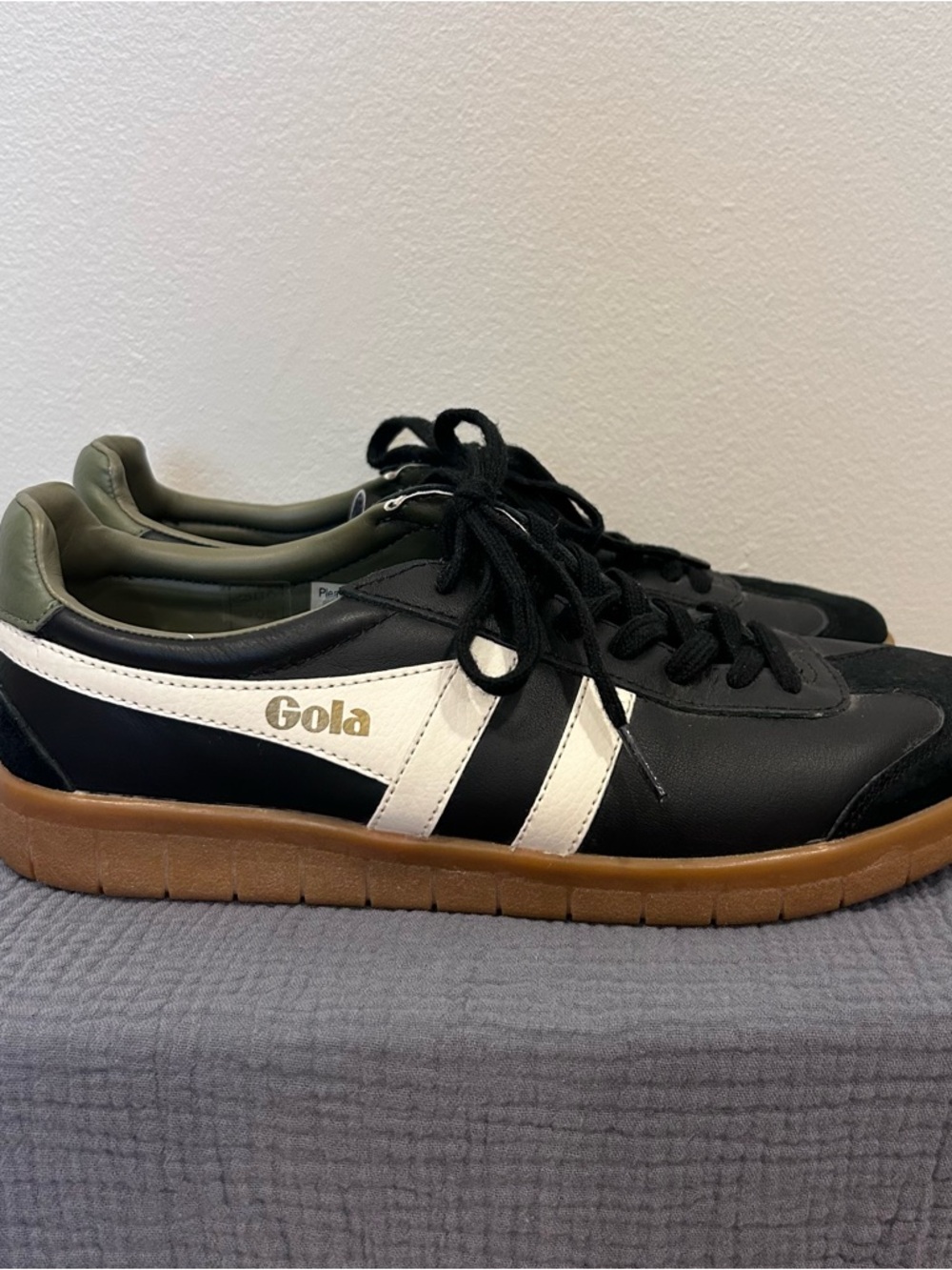 Gola Black & White Men's Retro Trainer with Gum Sole